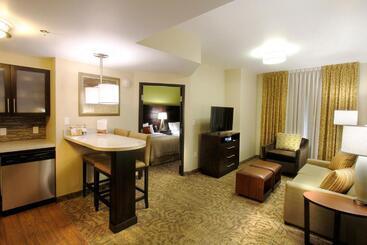 هتل Staybridge Suites Chihuahua, An Ihg