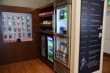 هتل Towneplace Suites By Marriott Lawrence Downtown