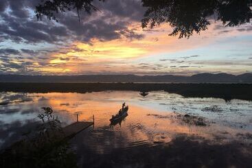 هتل Villa Inle Boutique Resort