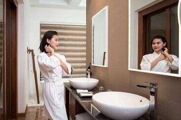 Novotel Inle Lake Myat Min