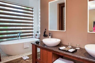 Novotel Inle Lake Myat Min