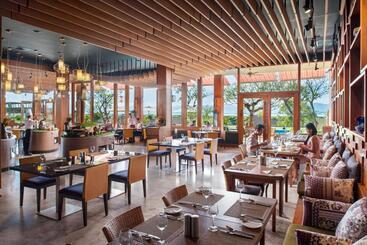 Novotel Inle Lake Myat Min