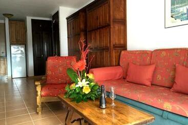 Ona Las Casitas