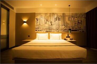 هتل City Comfort Inn Wuhu City Xingyue Square