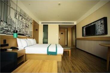 هتل City Comfort Inn Wuhu City Xingyue Square