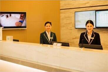 هتل City Comfort Inn Wuhu City Xingyue Square