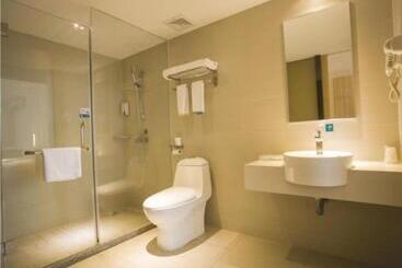 هتل City Comfort Inn Zhanjiang South Railway Station