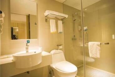 هتل City Comfort Inn Zhanjiang South Railway Station