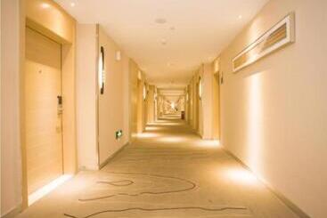 هتل City Comfort Inn Zhanjiang South Railway Station