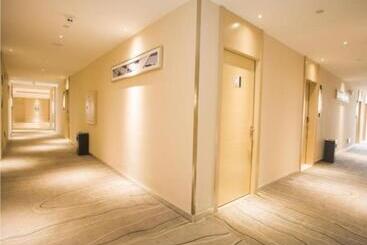 هتل City Comfort Inn Zhanjiang South Railway Station