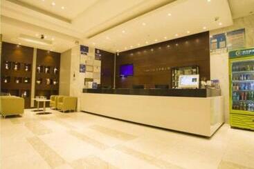 هتل City Comfort Inn Zhanjiang South Railway Station