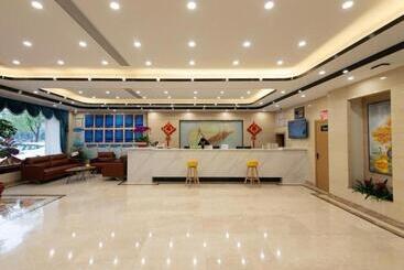 هتل Greentree Inn Express Wuxi Jiangyin Wanda Plaza Tongfu Road