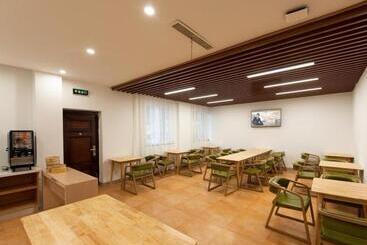 هتل Greentree Inn Express Wuxi Jiangyin Wanda Plaza Tongfu Road