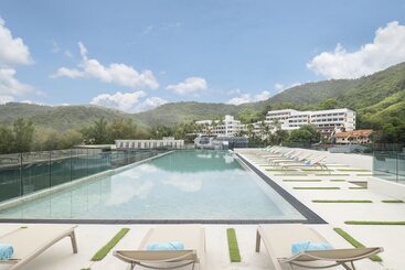 هتل Jonox Phuket Karon