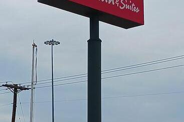 هتل Red Roof Inn & Suites Midland