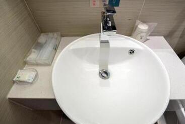 هتل City Comfort Inn Jingzhou Hongxing Road Food Street