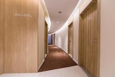 هتل Hanting Premium  Shanghai Hongqiao Railway Station