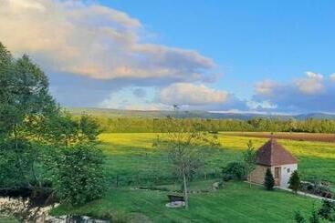 تختخواب و صبحانه Domaine Du Moulin De Jeanne