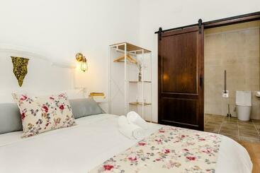 Palacio Boutique - Anna
