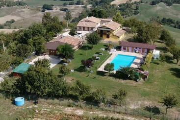 هتل Agriturismo Ca Pierello