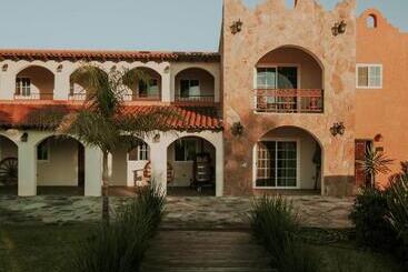 Отель Hacienda Los Olivos, Valle De Guadalupe