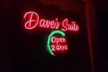 پانسیون Daves Suite