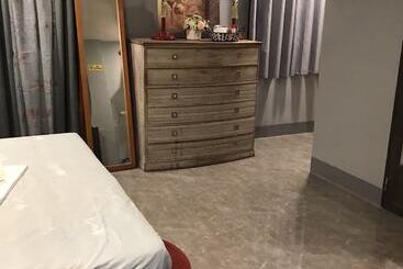 پانسیون Daves Suite
