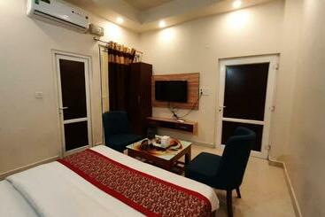 هتل Ventures Inn