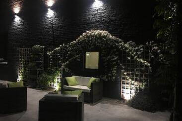 پانسیون La Villa Des Roses   Suite & Spa