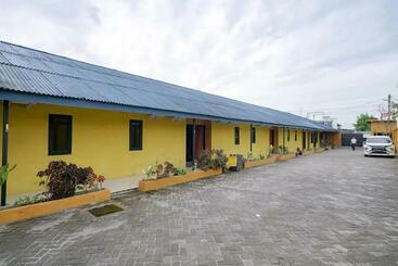 هتل Reddoorz Near Ekowisata Mangrove Belawan