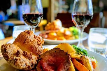 هتل The Chequers Inn
