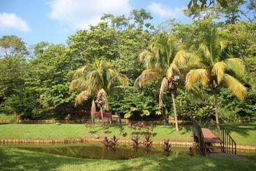 هتل Villa Amanda Resort