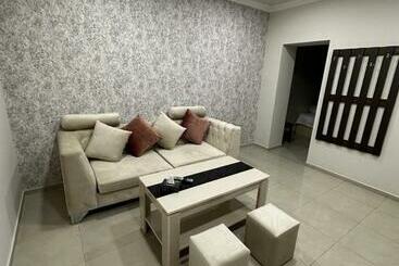 Lux Plaza Hotel Evn Airport