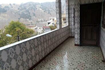 پانسیون Ketama House