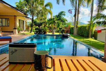 펜션 Pimpin Pool Villa