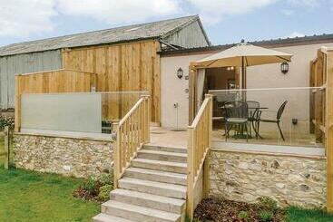 استراحتگاه Larkshayes Cottages