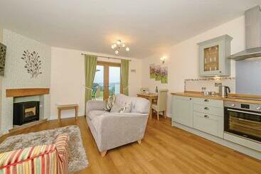 استراحتگاه Larkshayes Cottages