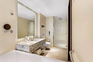 Ramee Dream Hotel Downtown