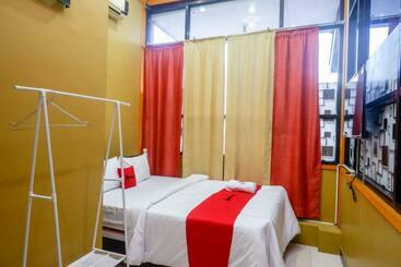 هتل Reddoorz Syariah Near Exit Toll Ngemplak Solo