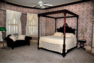 Bed and Breakfast Barber-tucker House