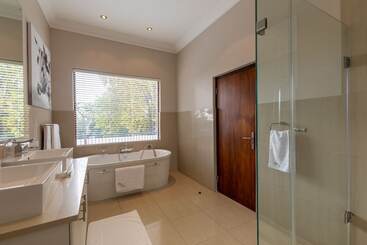 تختخواب و صبحانه Hyde Park Guest House