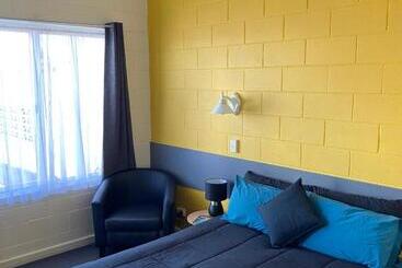 Central Point Motel