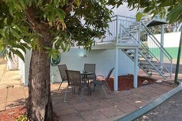 Central Point Motel