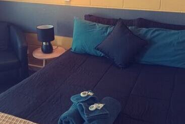 Central Point Motel