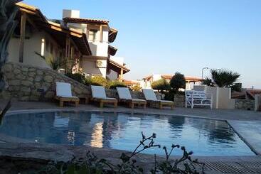 Creta Suites