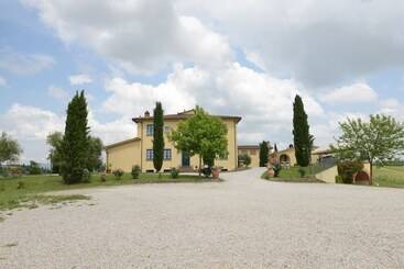 هتل Agriturismo Musignano