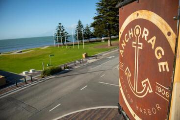 هتل Anchorage Seafront