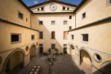 هتل Borgo Pignano Tuscany