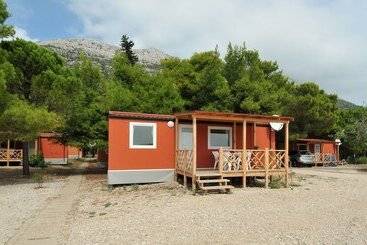 هتل Mobile Homes Camp Perna Adriatic Kampovi