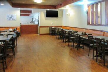 Clarion Hotel & Suites